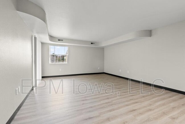 Building Photo - 1815 W 18th St