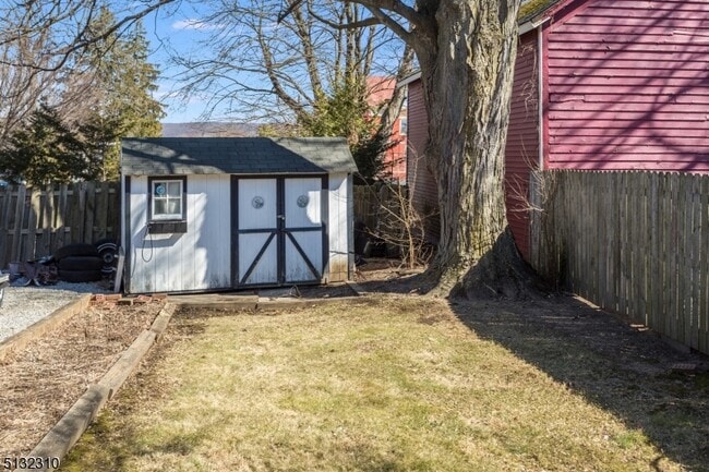 Building Photo - 211 Washington St