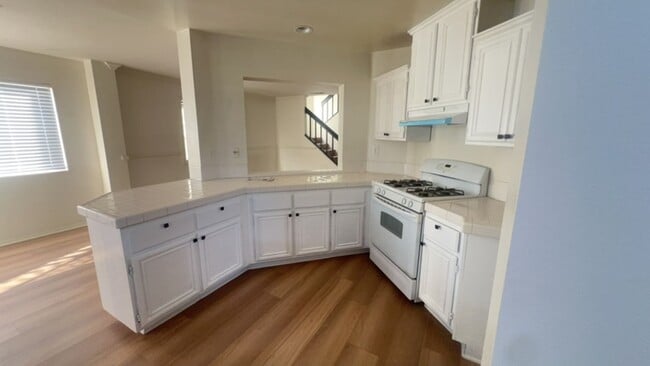 Building Photo - Southridge 4bed 2bath Beauty!