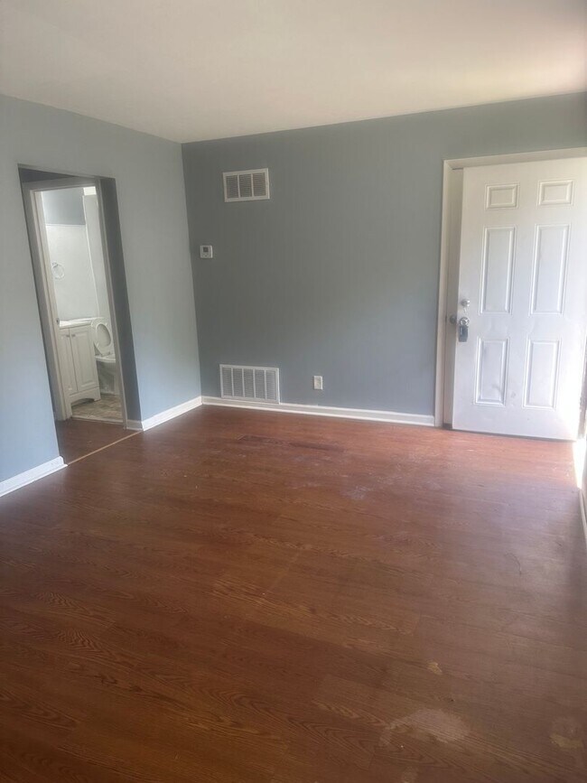 Building Photo - 1574-1574 Leonaire Ct