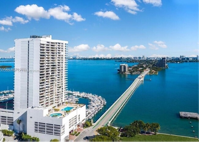 Building Photo - 555 NE 15th St