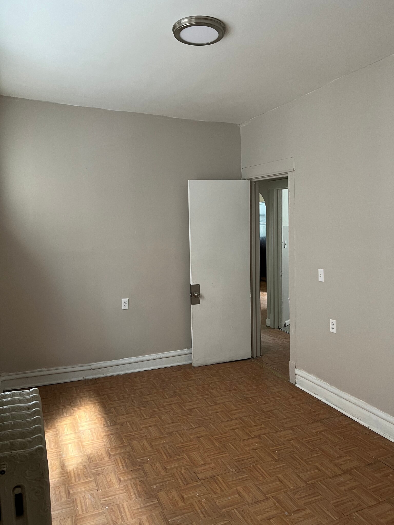 Building Photo - 3940 W Gladys Ave