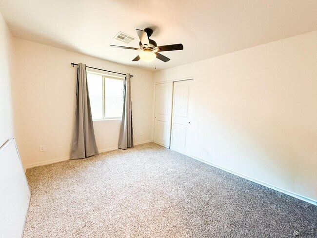 Building Photo - 4168 S Hinckley Dr