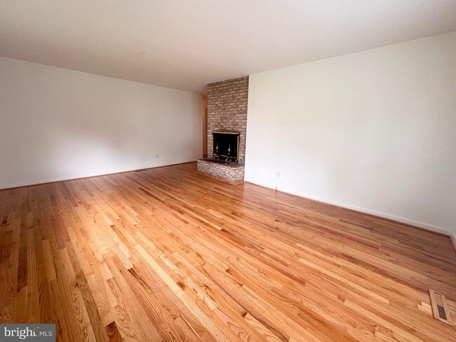 Building Photo - 2710 Academy Dr