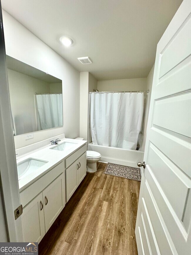 Building Photo - 17 Woodbrook Trl