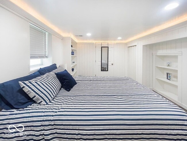 Building Photo - 2600 S Bryan St