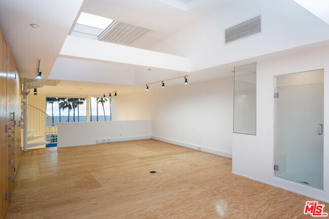 Building Photo - 11 Brooks Ave