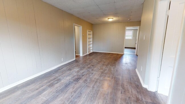 Building Photo - 4023 Valley Rd