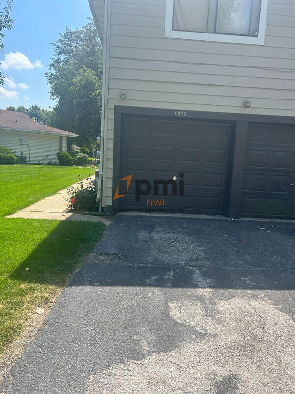 Building Photo - 6823 Pierce Dr