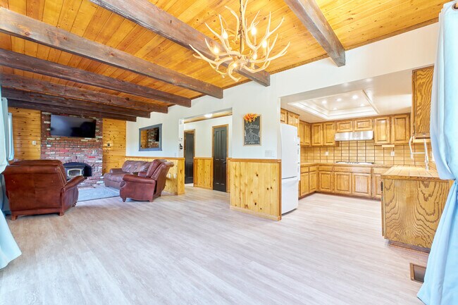 Building Photo - 509 Wallace Ln