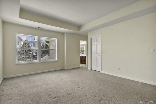 Building Photo - 135 N River Dr