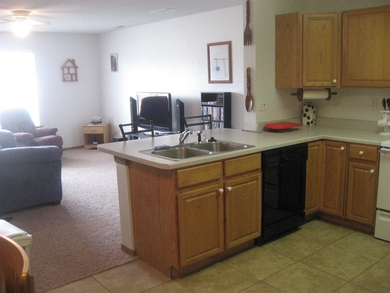Regal Townhomes 2251 Pleasantview Dr Marion IA 52302 Apartment Finder