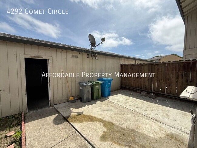 Building Photo - 4292 Comet Cir