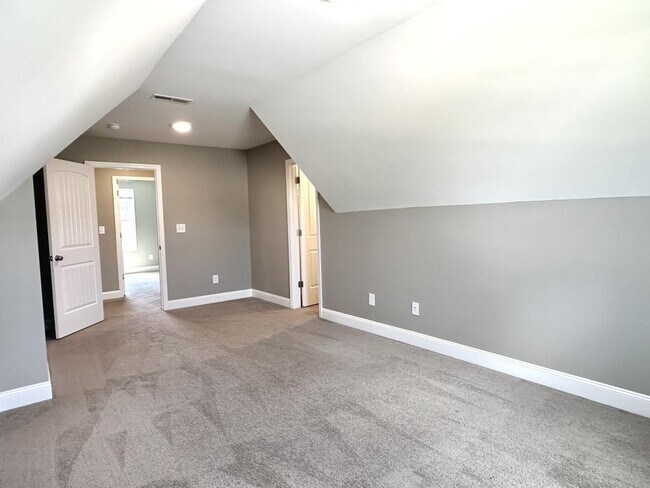 Building Photo - 150 Leach Creek Dr