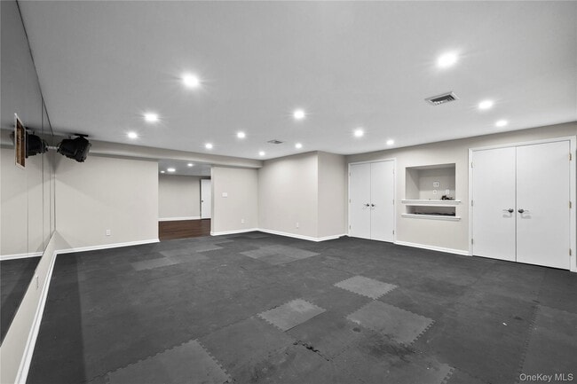 Building Photo - 1 Yale Dr