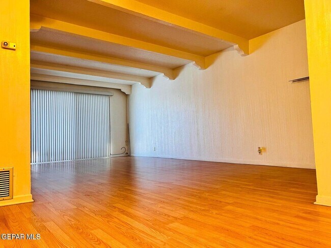 Building Photo - 252 Shadow Mountain Dr