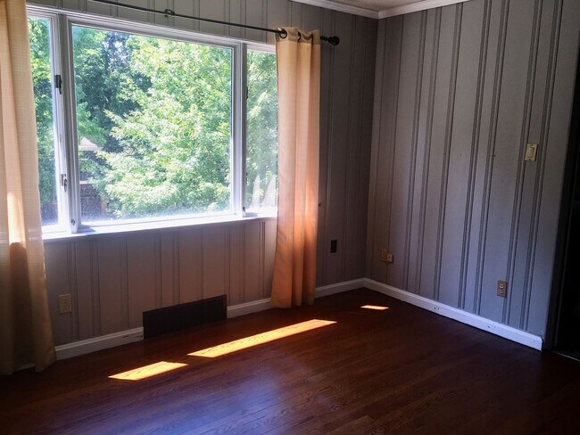 Building Photo - 1470 Mohican Dr
