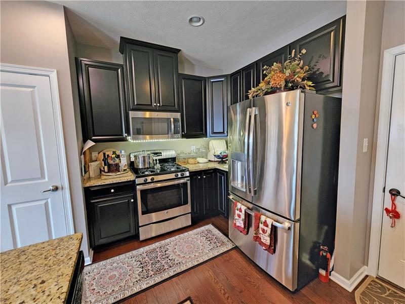 Building Photo - 718 Rosecliff Rd