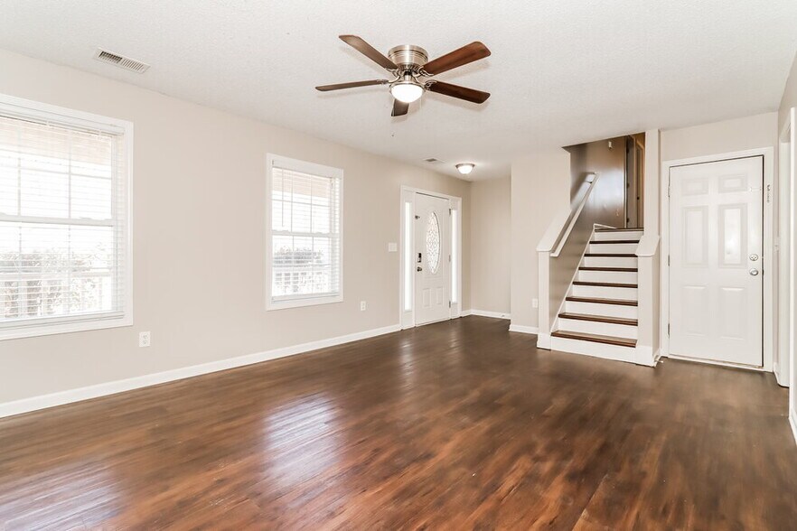 Building Photo - 34 Etowah Ridge Dr SW