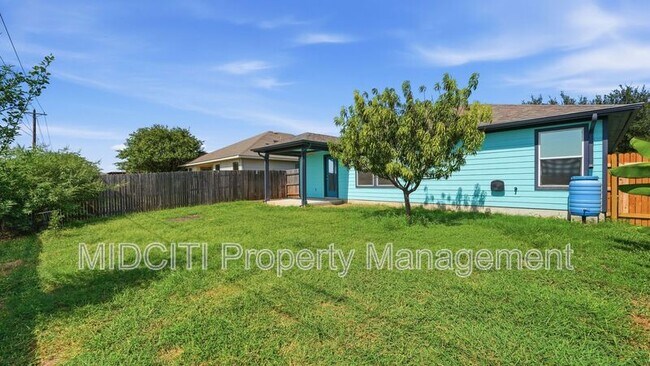 Building Photo - 3414 Zachary St