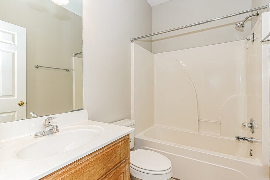 Building Photo - 318 Gatewood Dr