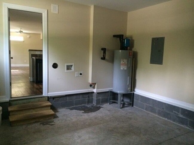 Building Photo - 1207 Greenwood Ave