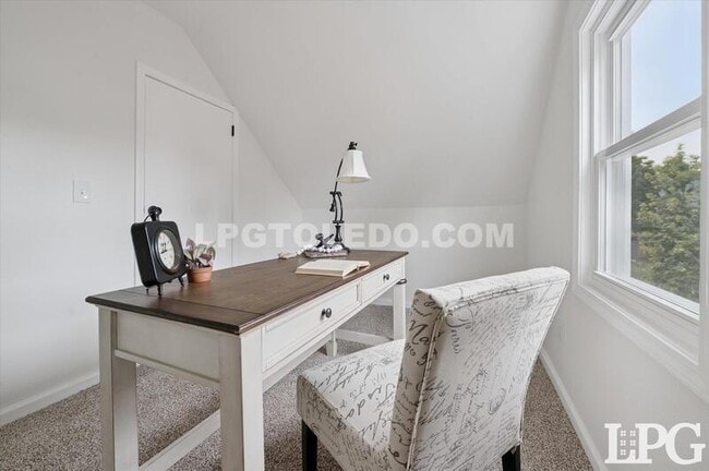 Building Photo - 2736 Northwood Ave