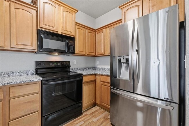 Building Photo - 10337 Parkview Ave