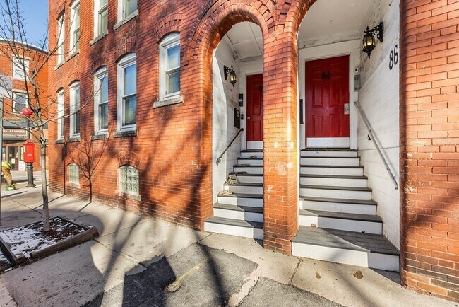 Building Photo - 86 Savin Hill Ave