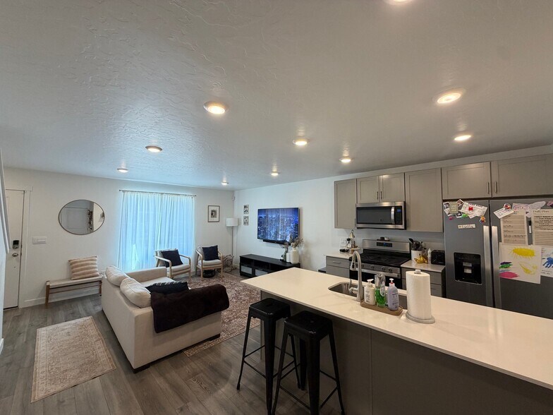 Building Photo - 652 N Canvasback Dr