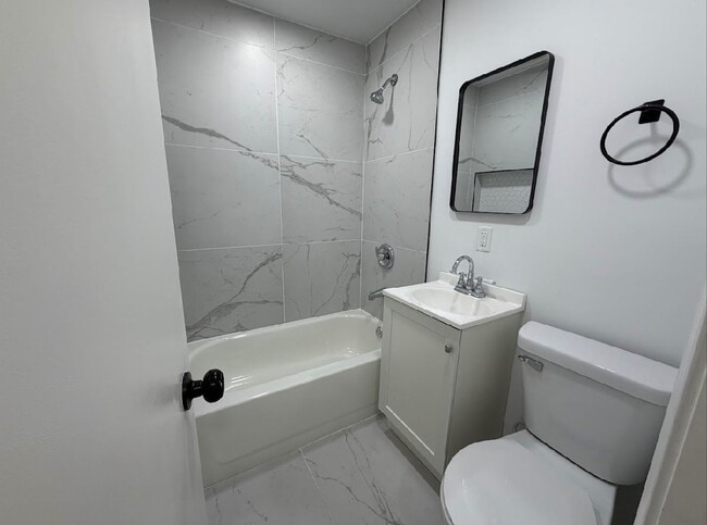 Building Photo - Stylish Renovated Home ! Move in Specials!