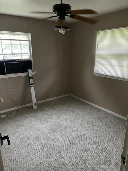 Bedroom - 6231 Windsor Dr
