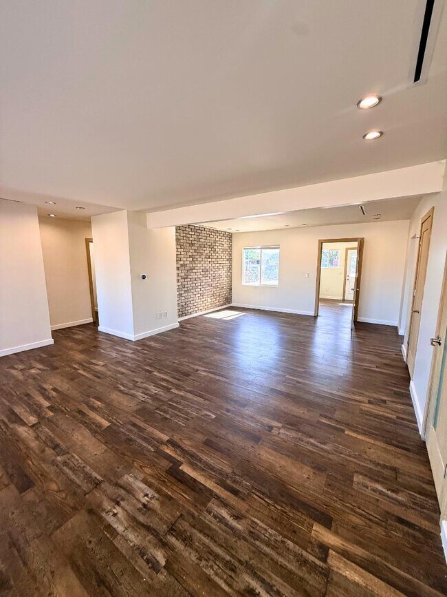 Building Photo - 13851 Santa Ana Ave