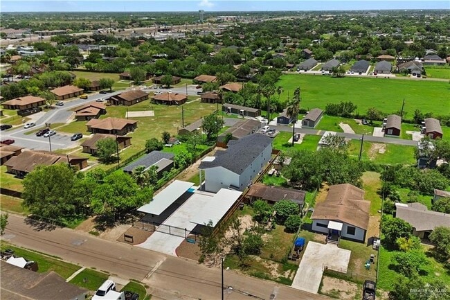 Building Photo - 418 N 3rd St