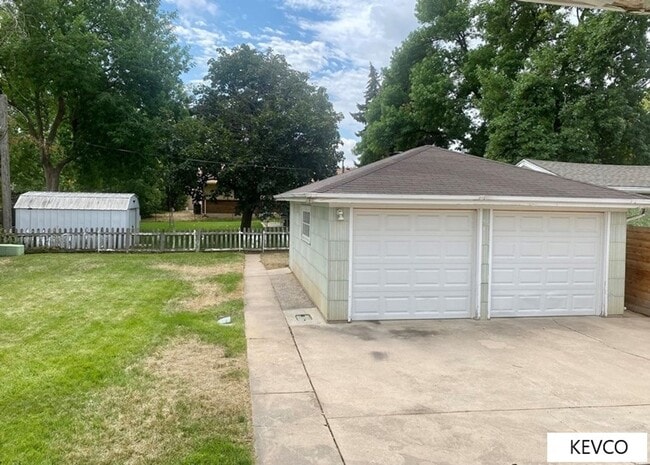 Building Photo - Massive Three Bedroom Home with Yard!