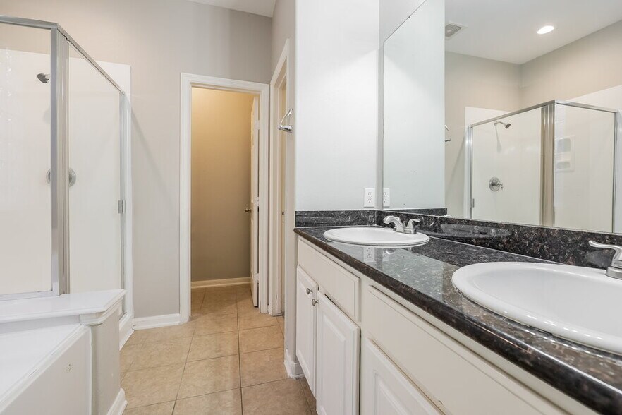 Building Photo - 17243 Lafayette Hollow Ln