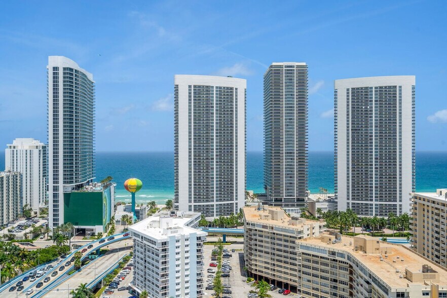 Building Photo - 2600 FL-858