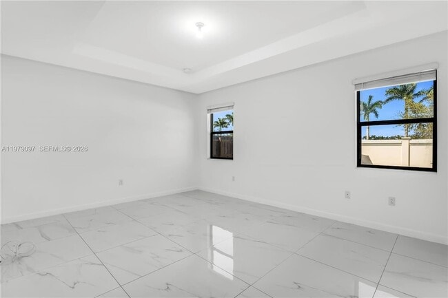 Building Photo - 2541 SE 1st St