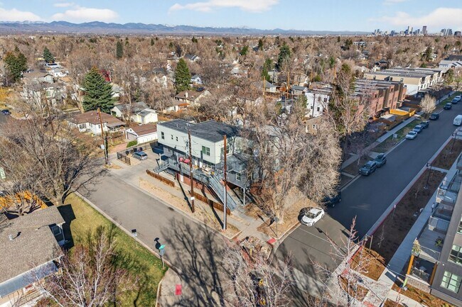 Building Photo - 2389 S High St