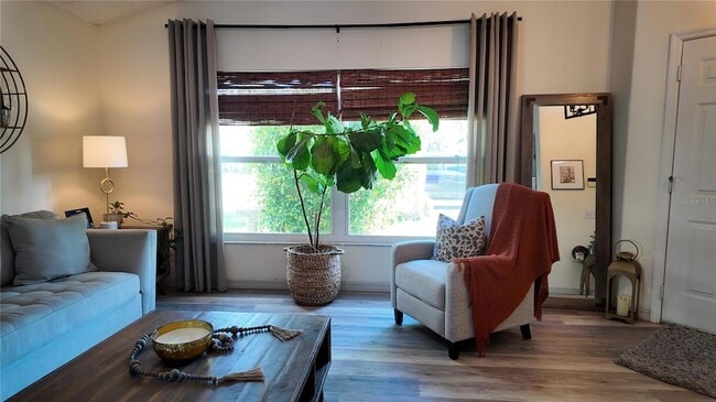 Building Photo - 723 Lady Diana Dr