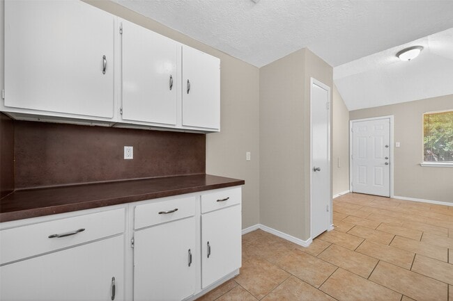 Building Photo - 23227 Prairie Bird Dr