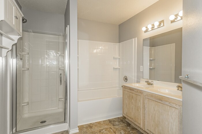 Building Photo - 16125 Windsong Ct