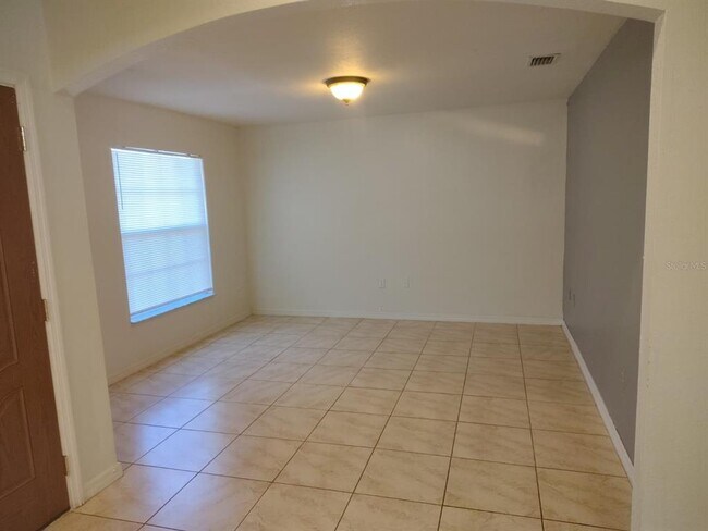 Building Photo - 141 Inconnu Ct