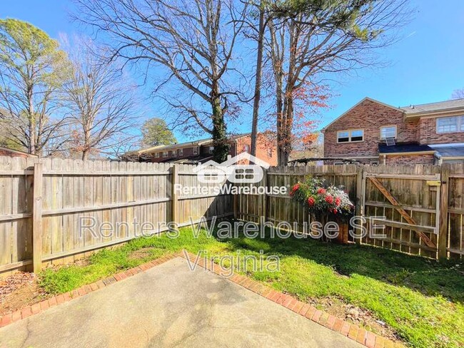 Building Photo - 407 Hustings Ln