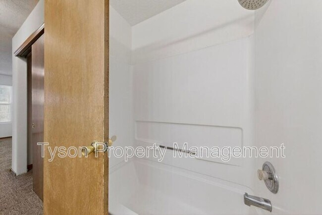 Building Photo - 1700 Violetas Rd NW
