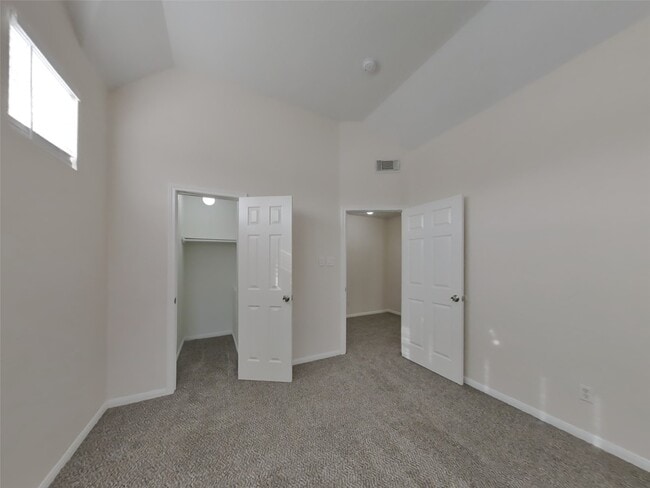 Building Photo - 2906 Crescent Bend Rd