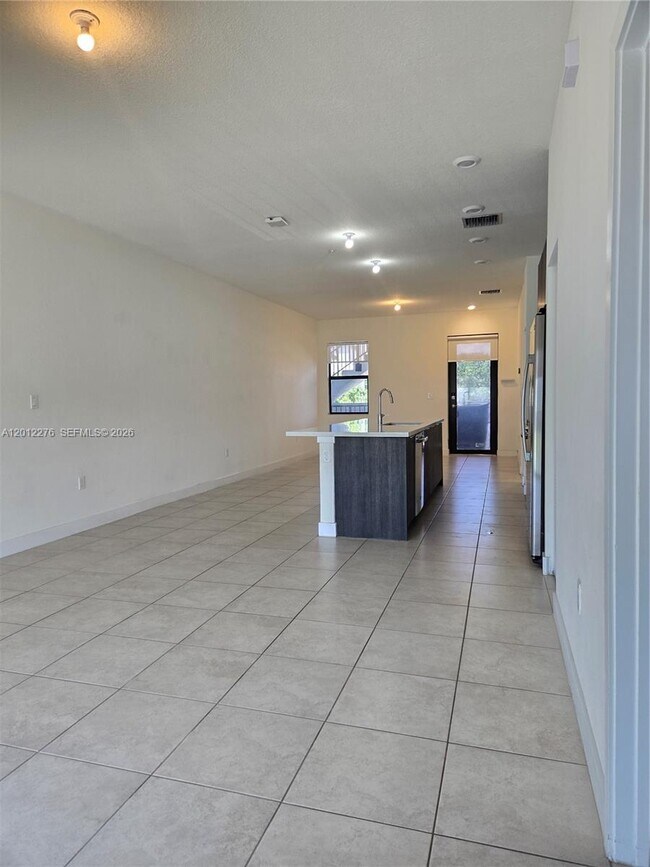 Building Photo - 7819 NW 104th Ave