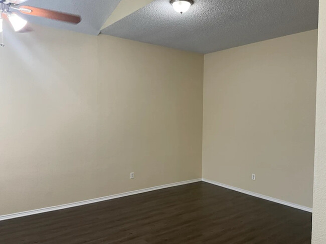 Building Photo - 6312 Fern Meadow Dr