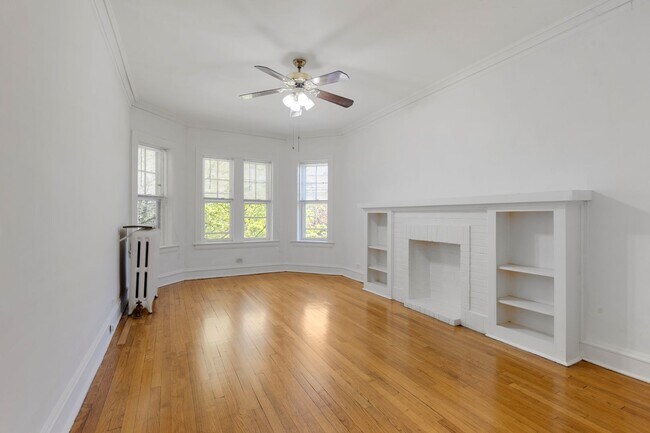 Building Photo - Spacious Lincoln Square