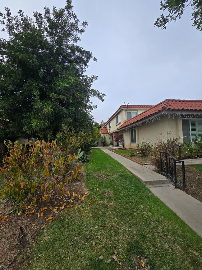 Building Photo - 1025 Junipero Dr